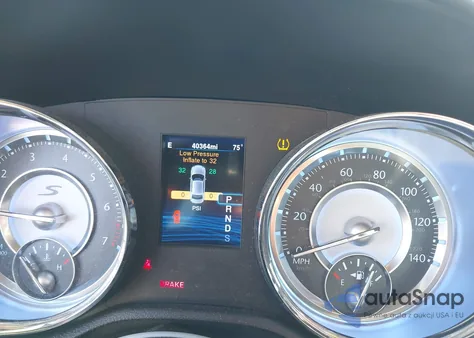 2014 Chrysler 300 300S из США, поврежденный, VIN 2C3CCABG9EH261011